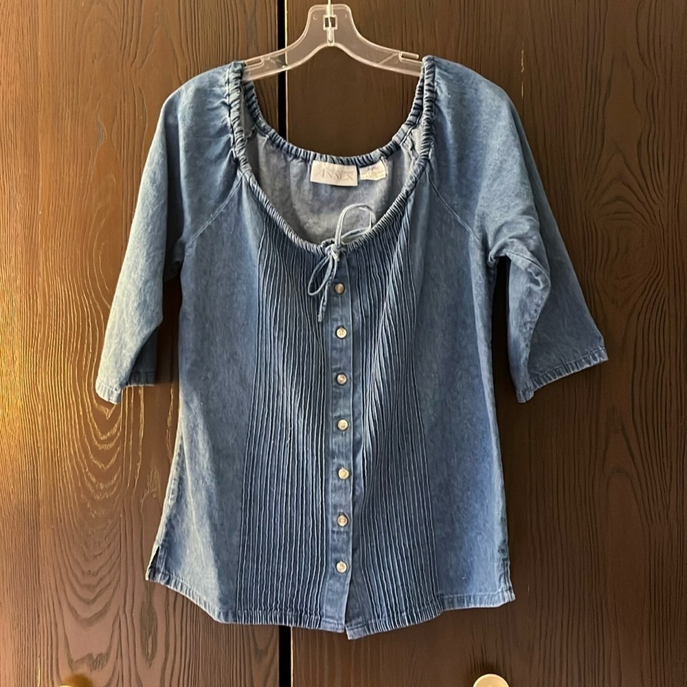 Casual Corner 3/4 sleeved blue jean top. Size Small.